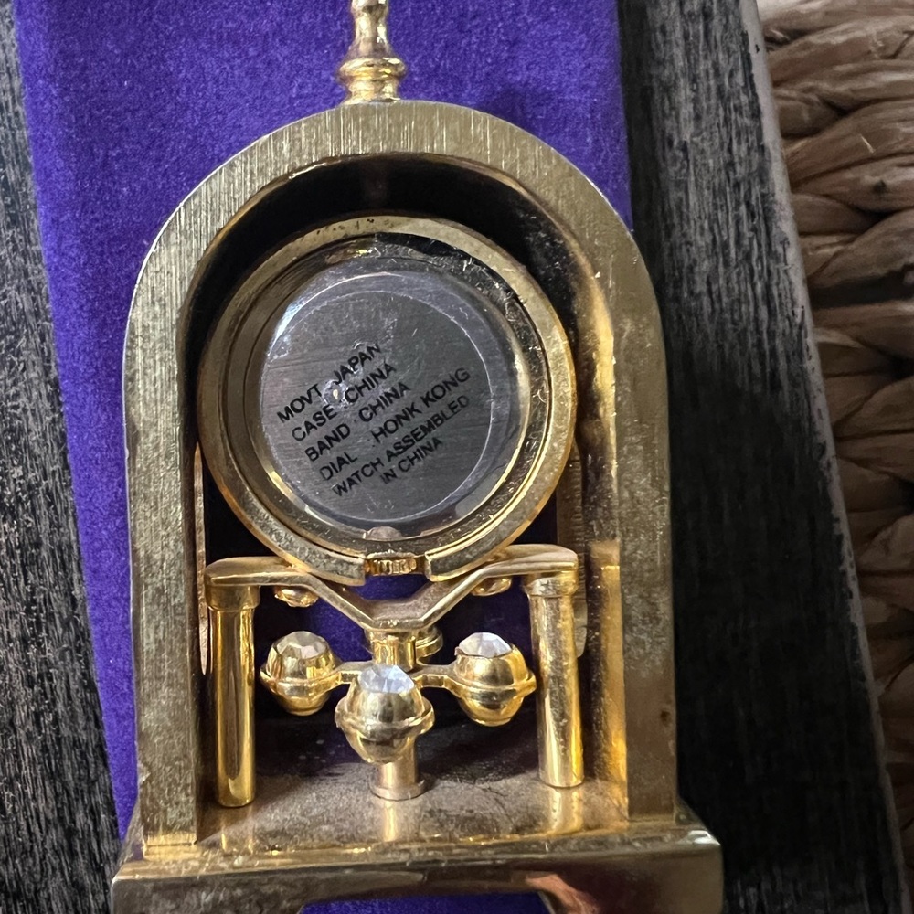 Small clock - Picture 2 of 2